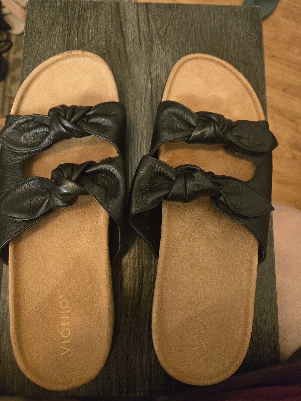 Vionic Size 12 Elara Sandal
